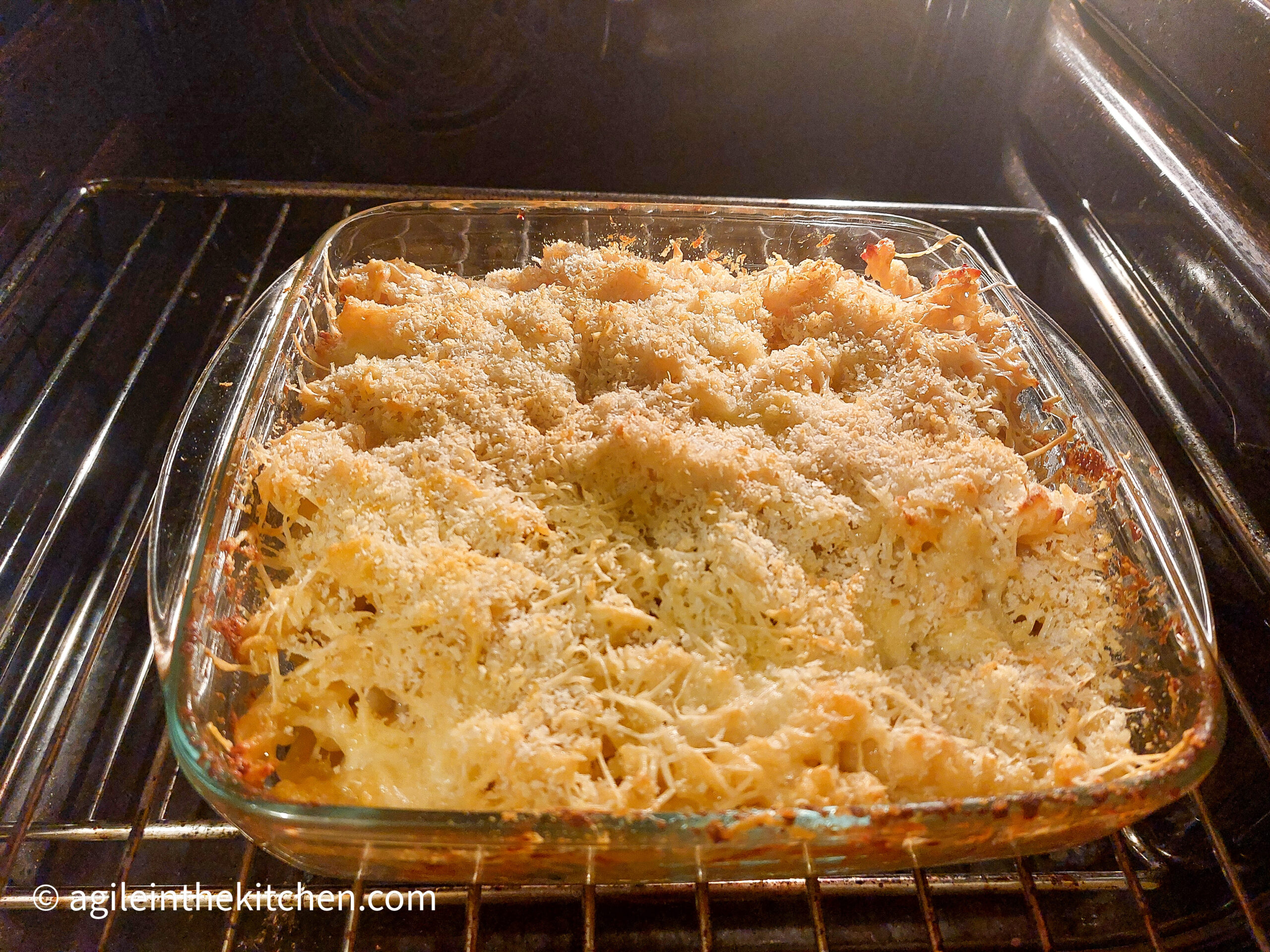 Baked mac n’ cheese with panko topping